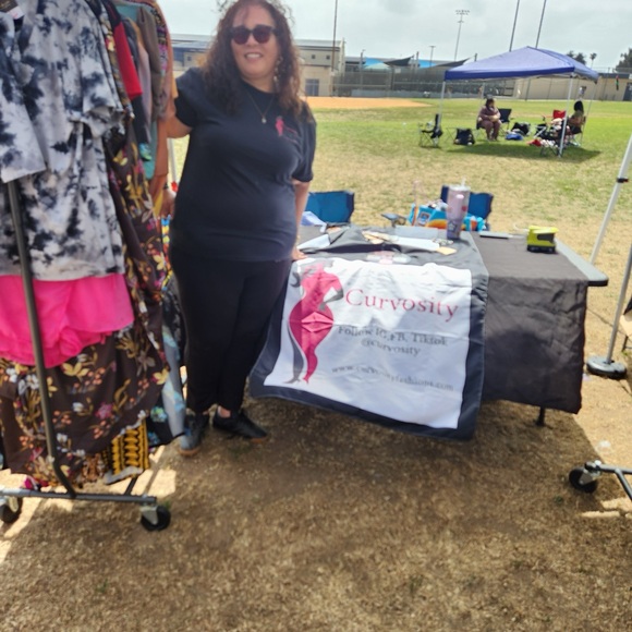 Meet your Posher, Adrianna - Picture 3 of 3